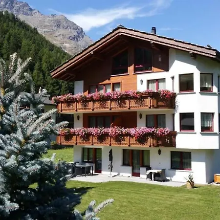 Antigua * Saas-Grund